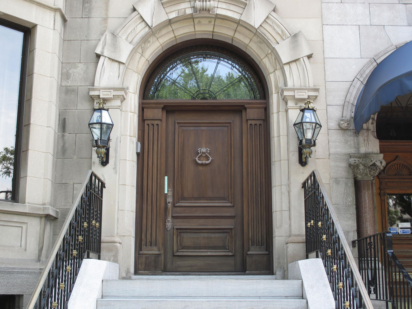 Ébinisterie portes 1